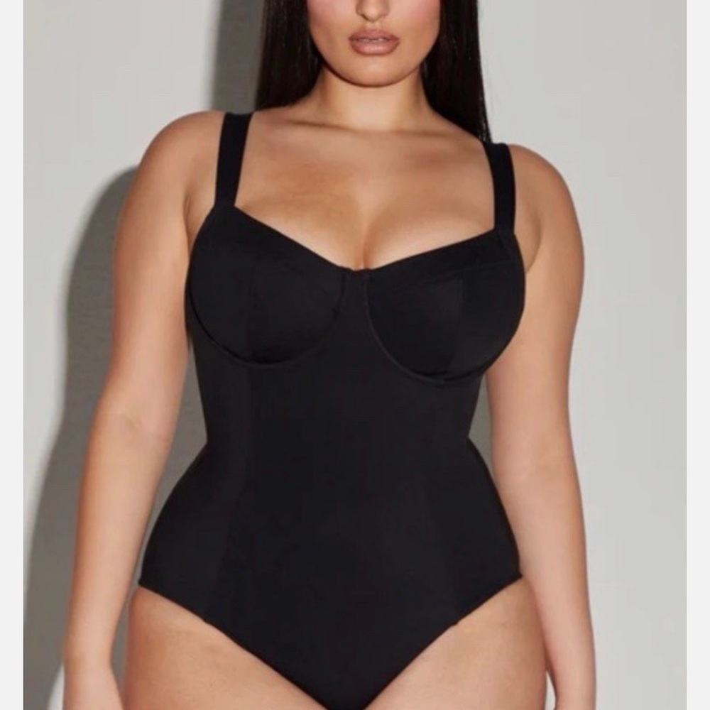 NWT TA3 Black One-Piece Swimsuit with Underwire - Picture 3 of 3